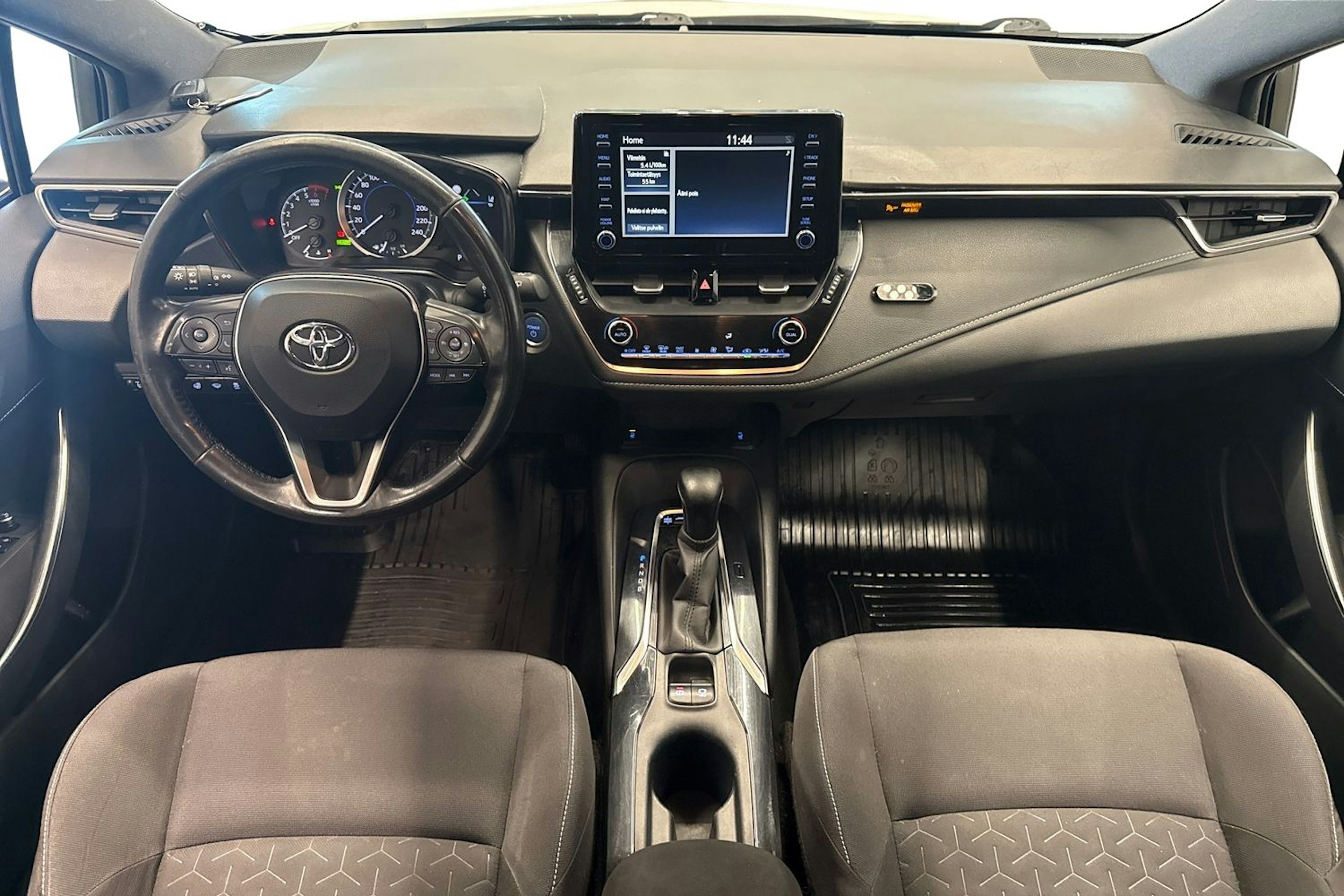 valkoinen Toyota Corolla 2020 kuva 9.