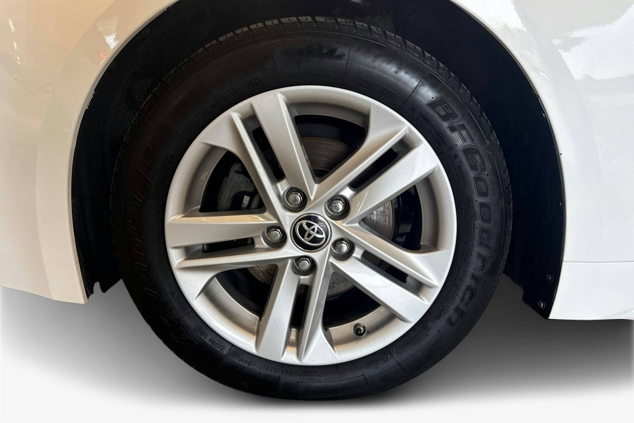 valkoinen Toyota Corolla 2020 kuva 11.