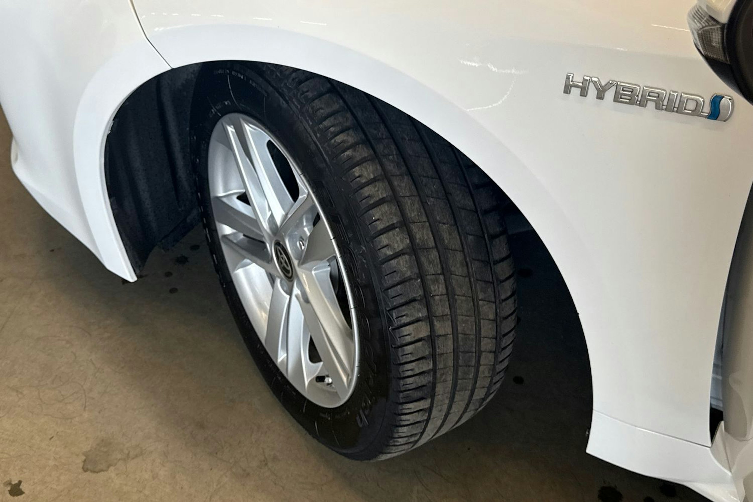 valkoinen Toyota Corolla 2020 kuva 13.