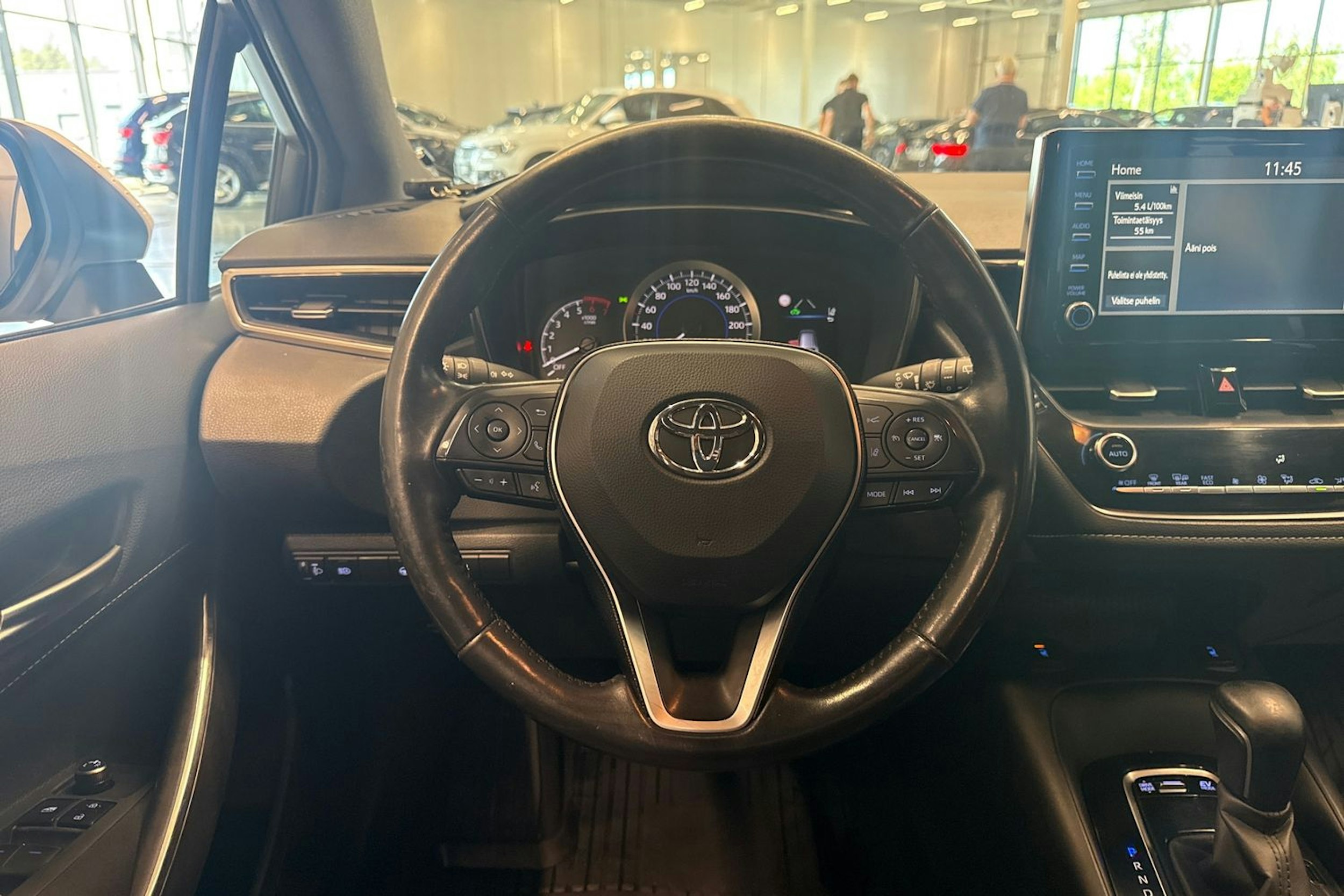 valkoinen Toyota Corolla 2020 kuva 14.