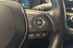 valkoinen Toyota Corolla 2020 kuva 16.