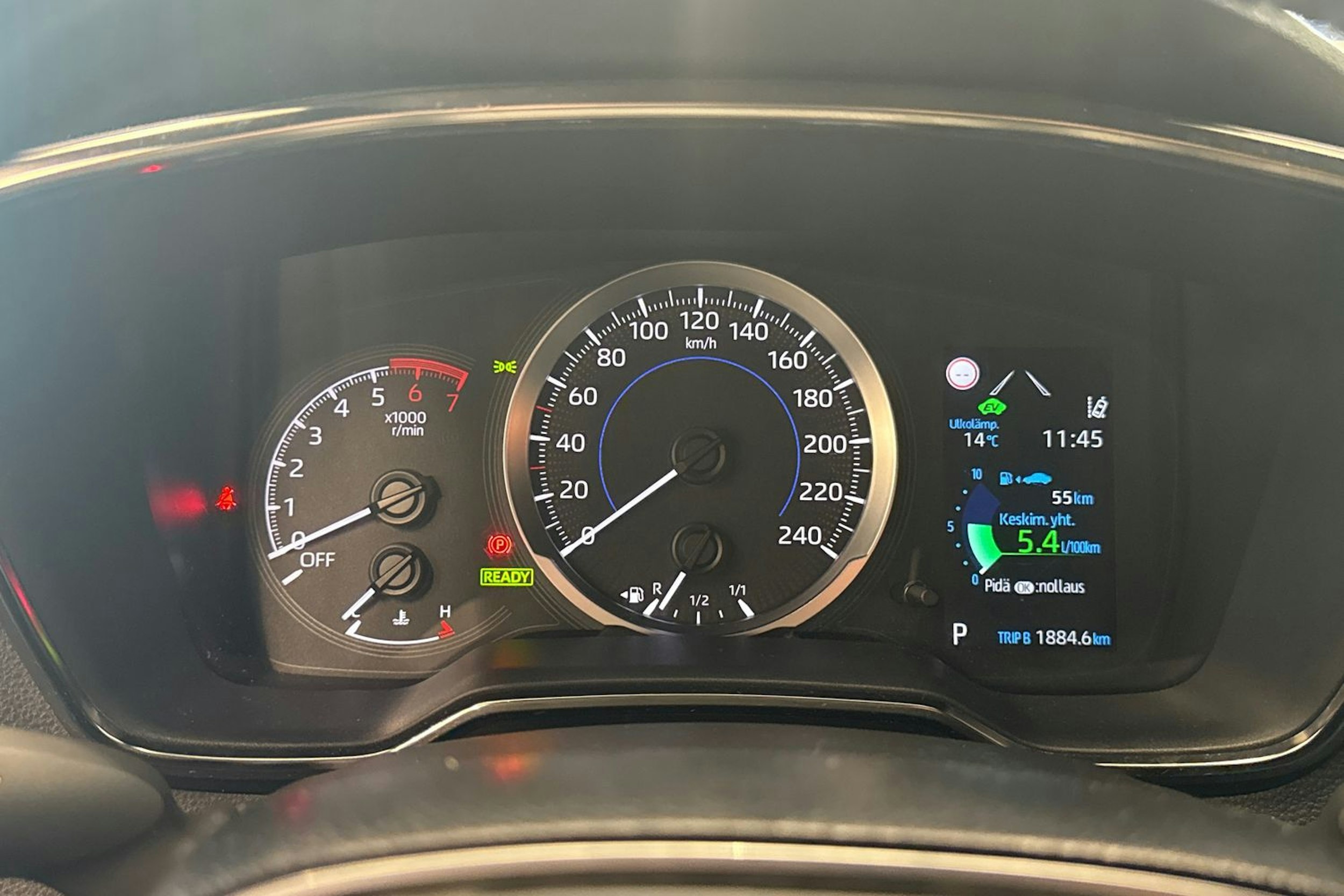 valkoinen Toyota Corolla 2020 kuva 17.
