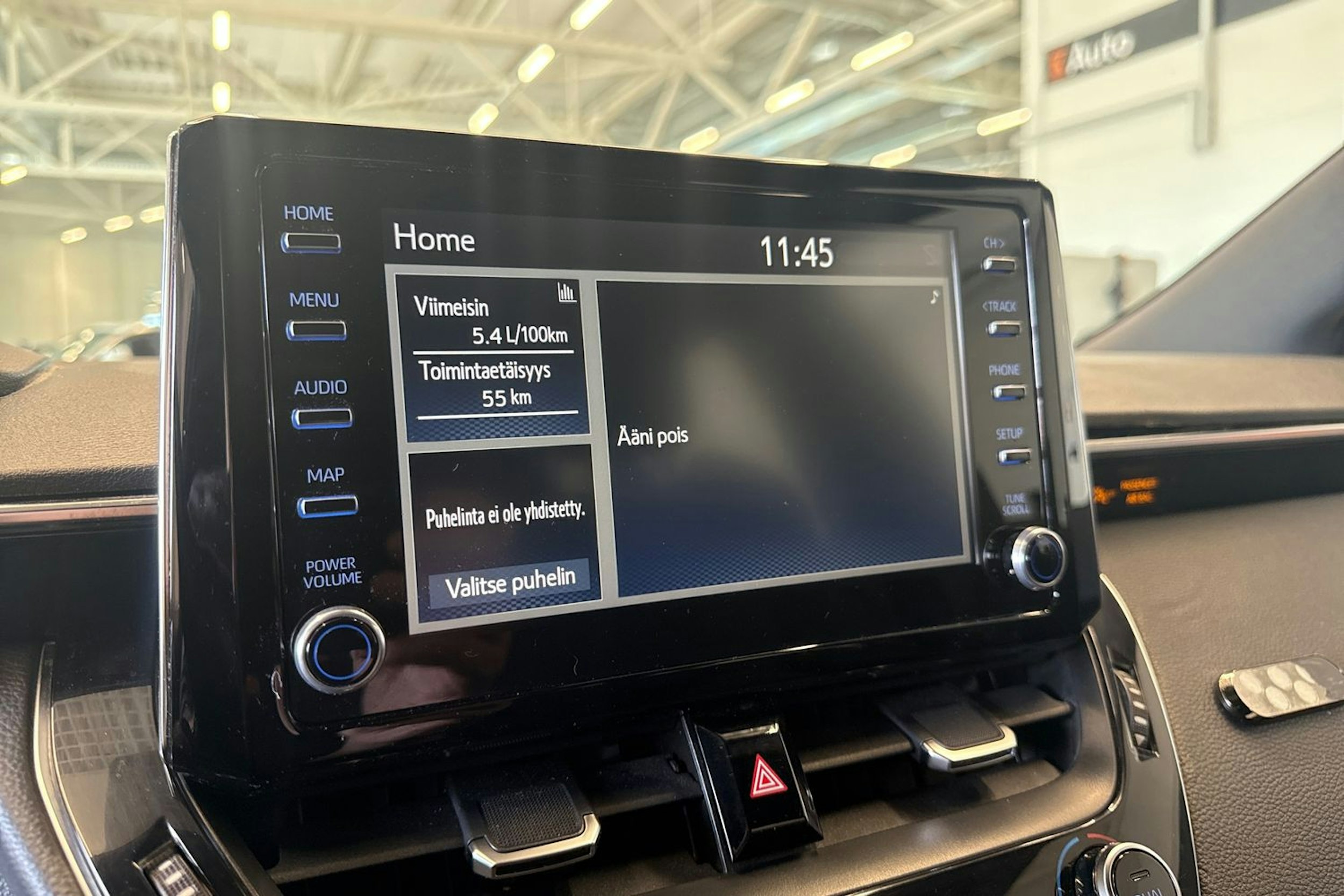 valkoinen Toyota Corolla 2020 kuva 19.