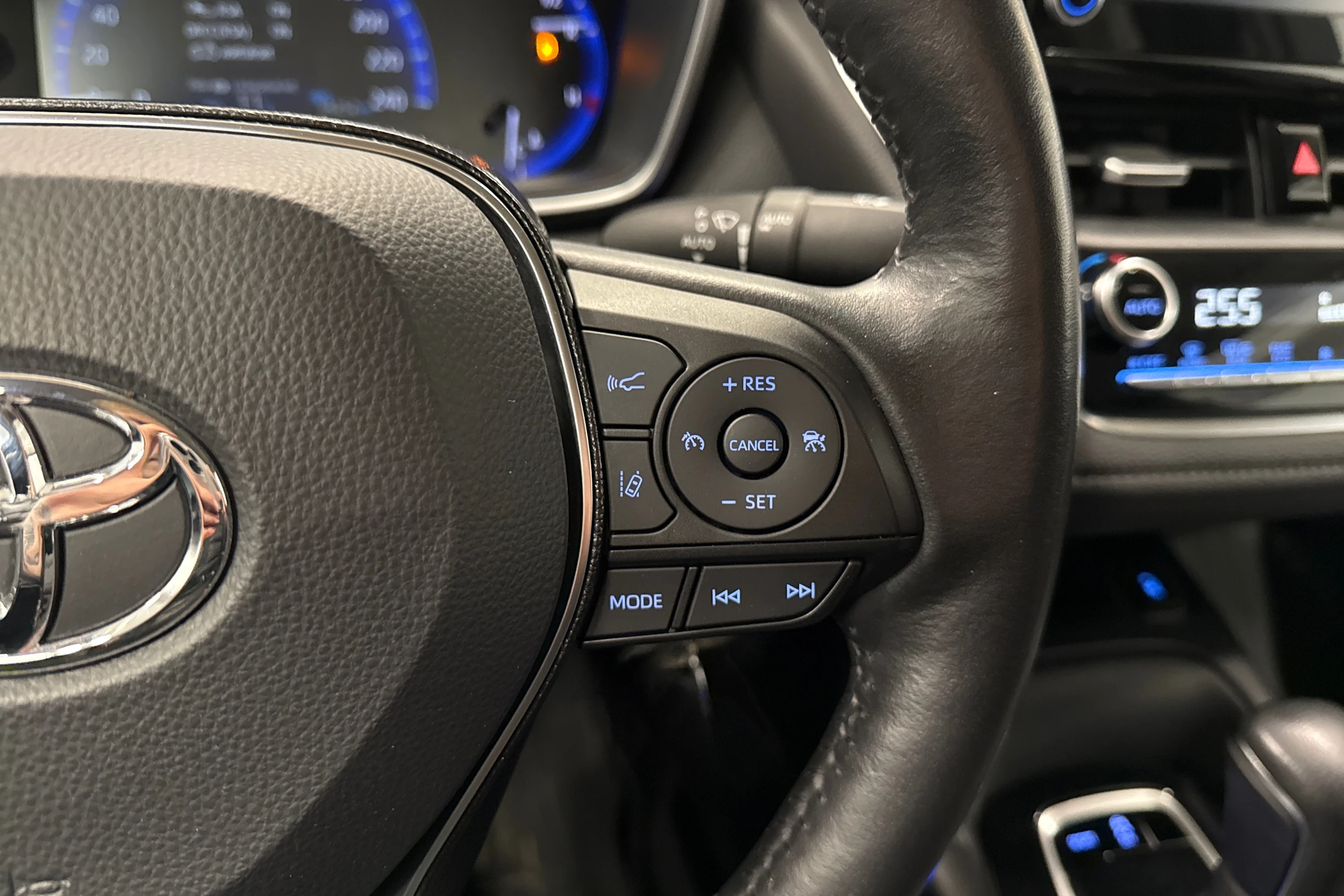 musta Toyota Corolla 2021 kuva 12.