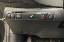 musta Toyota Corolla 2021 kuva 15.