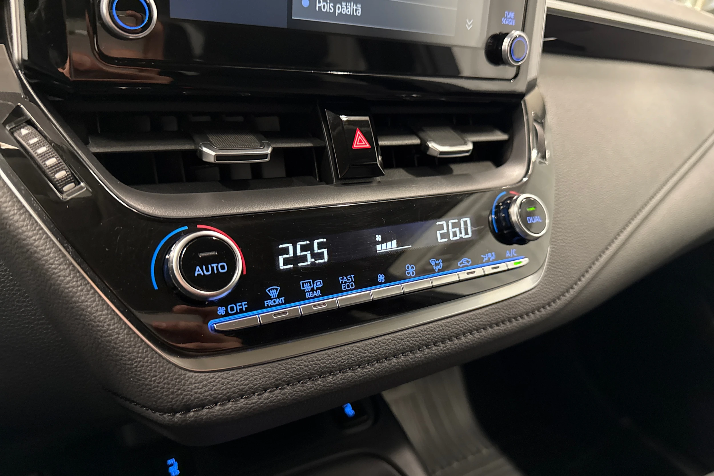 musta Toyota Corolla 2021 kuva 18.