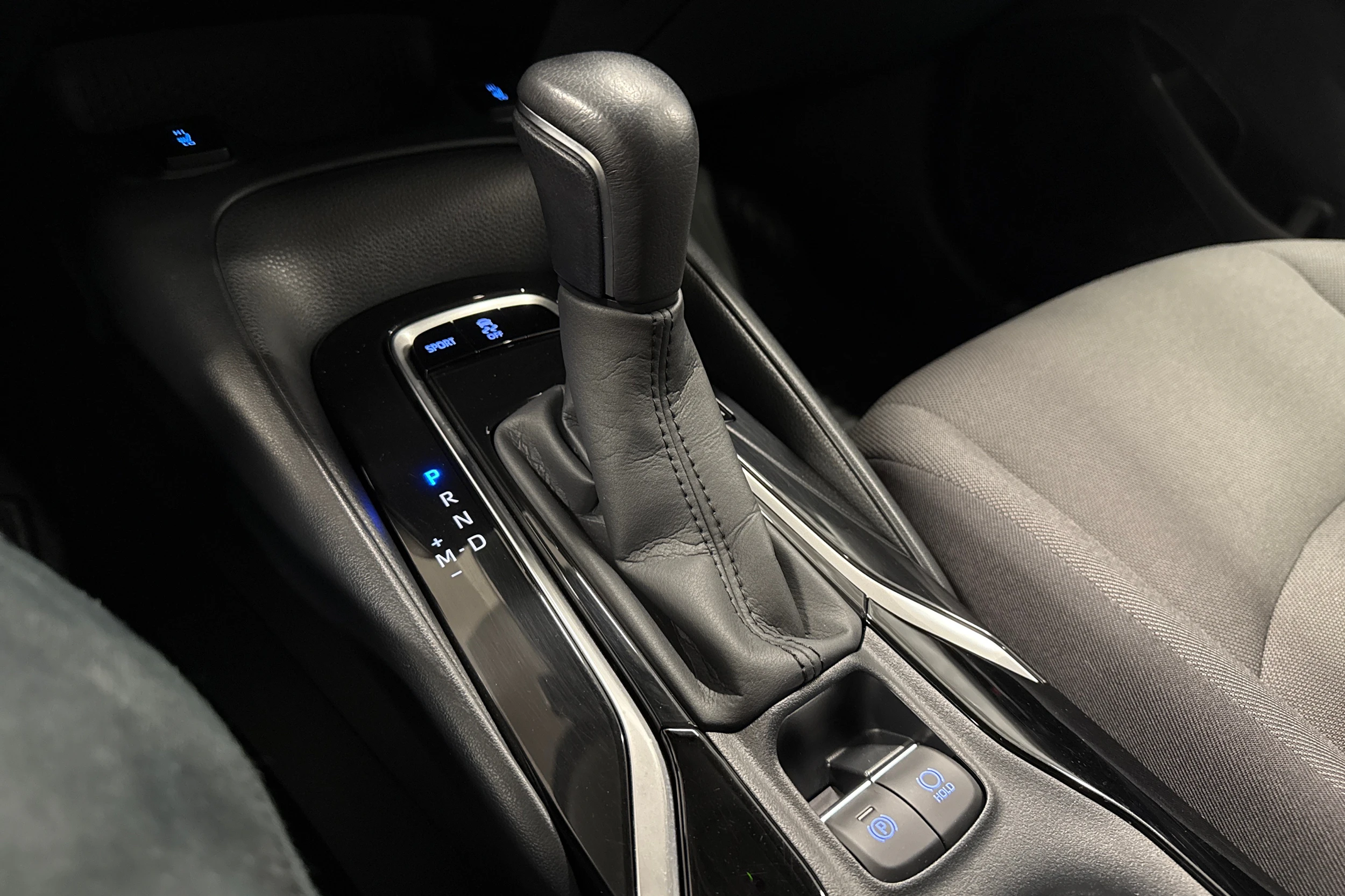 musta Toyota Corolla 2021 kuva 19.