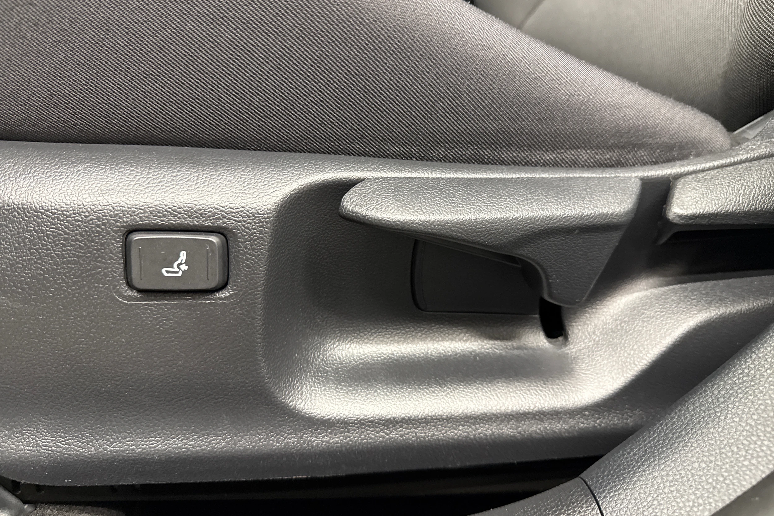 musta Toyota Corolla 2021 kuva 21.