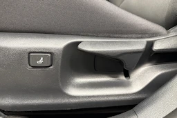 musta Toyota Corolla 2021 kuva 21.