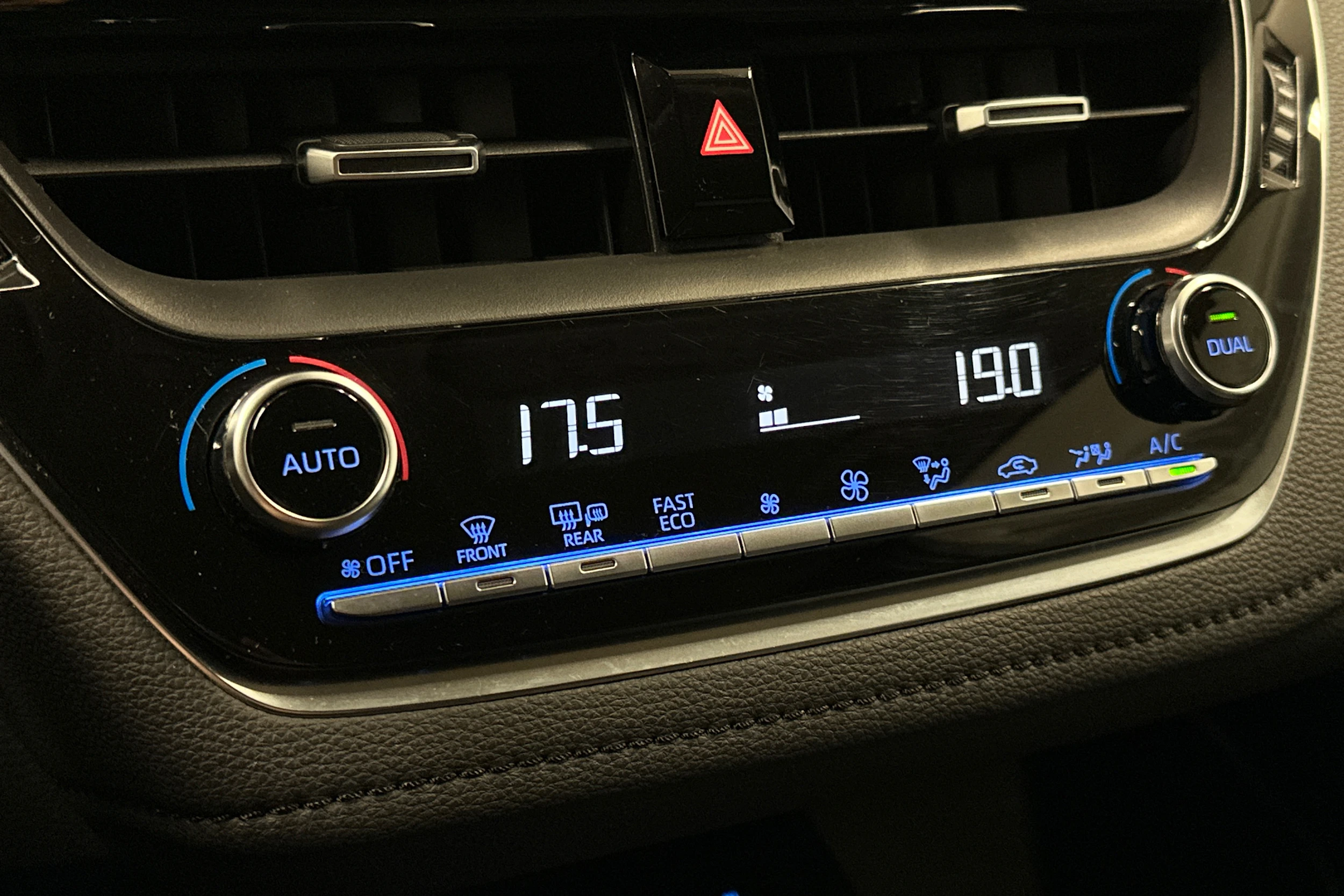 sininen Toyota Corolla 2021 kuva 23.