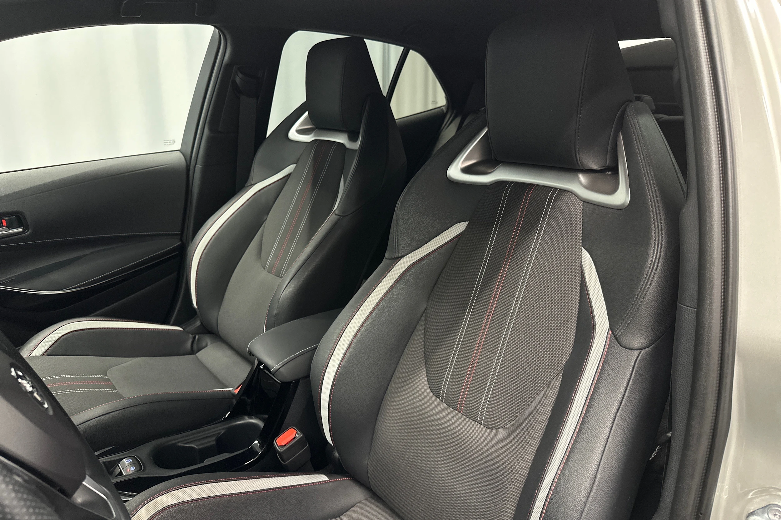 hopea Toyota Corolla 2021 kuva 27.