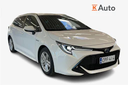 Valkoinen Toyota Corolla 2021 kuva 1.