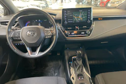 Valkoinen Toyota Corolla 2021 kuva 4.