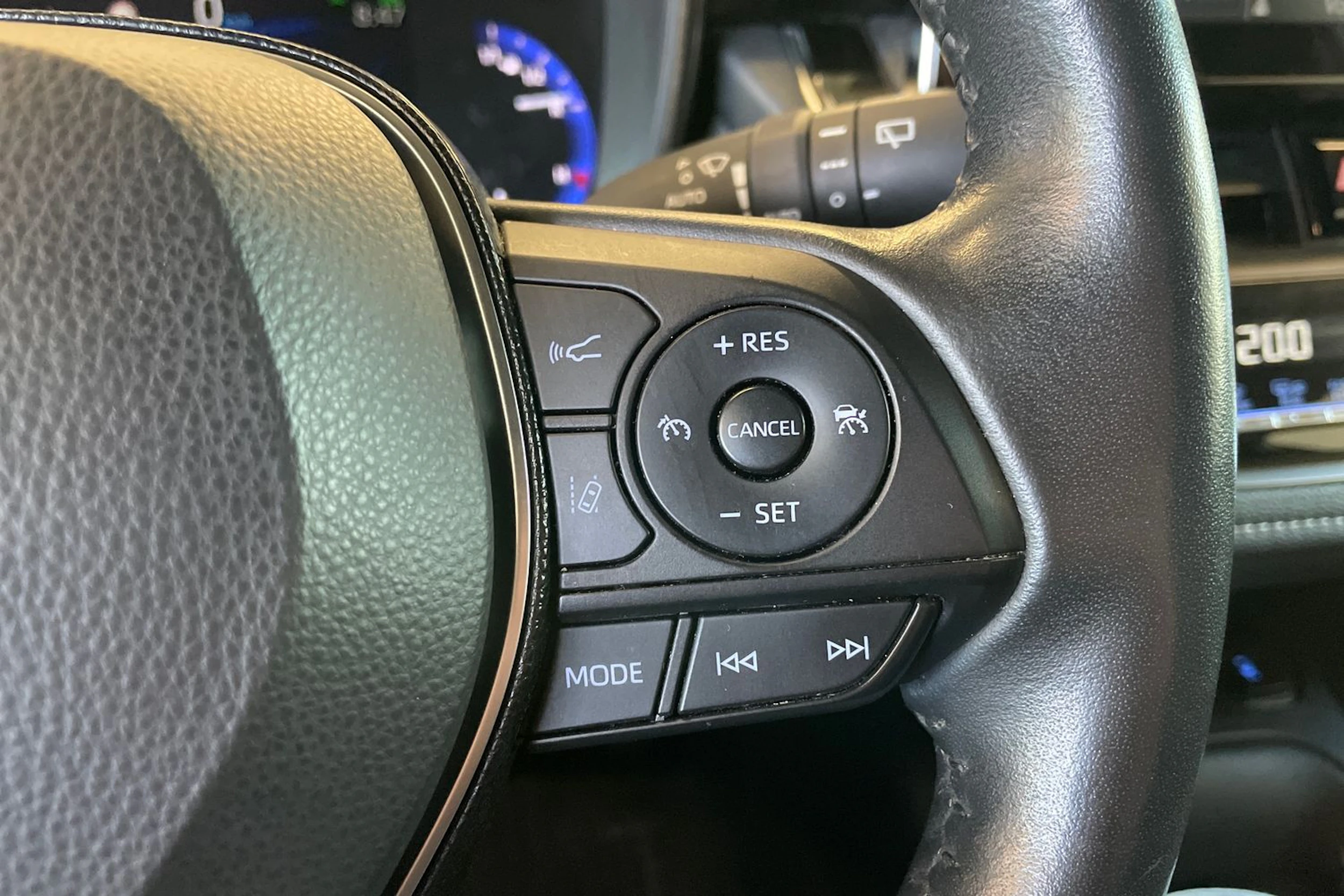 Valkoinen Toyota Corolla 2021 kuva 12.