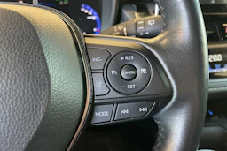 Valkoinen Toyota Corolla 2021 kuva 12.