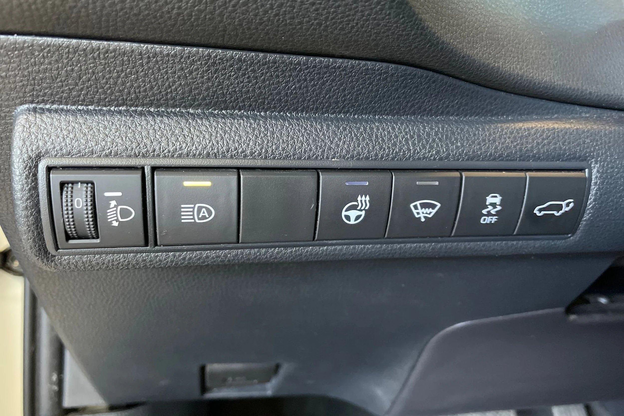 Valkoinen Toyota Corolla 2021 kuva 14.