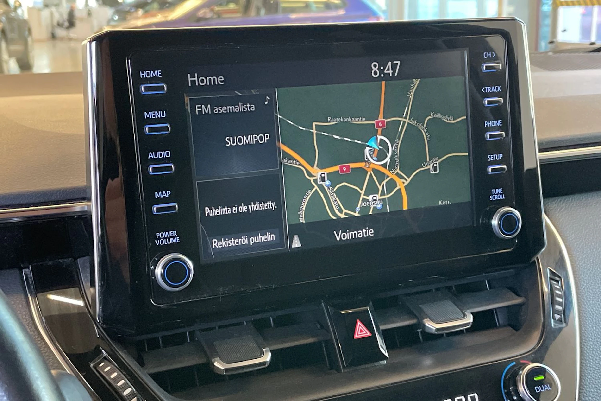 Valkoinen Toyota Corolla 2021 kuva 15.