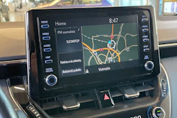 Valkoinen Toyota Corolla 2021 kuva 15.