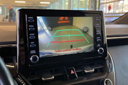 Valkoinen Toyota Corolla 2021 kuva 16.