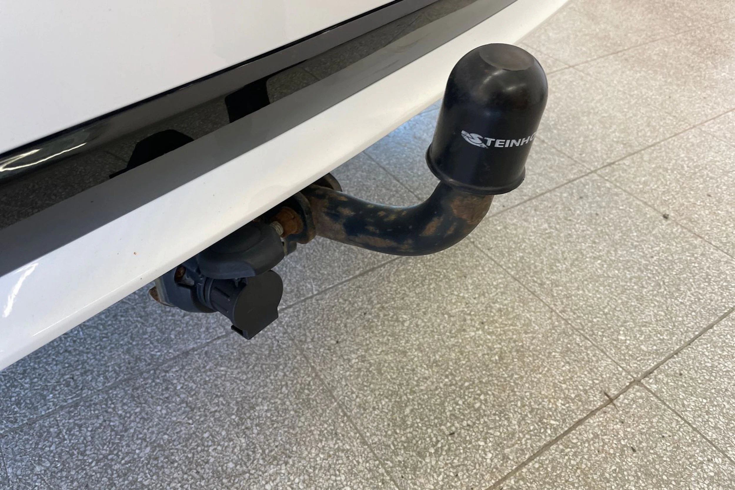 Valkoinen Toyota Corolla 2021 kuva 18.