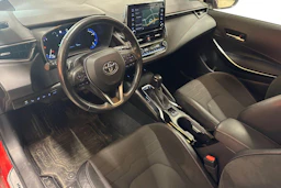 punainen Toyota Corolla 2021 kuva 3.