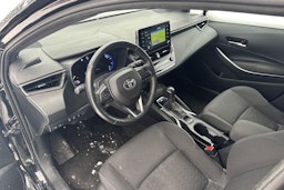 musta Toyota Corolla 2021 kuva 3.