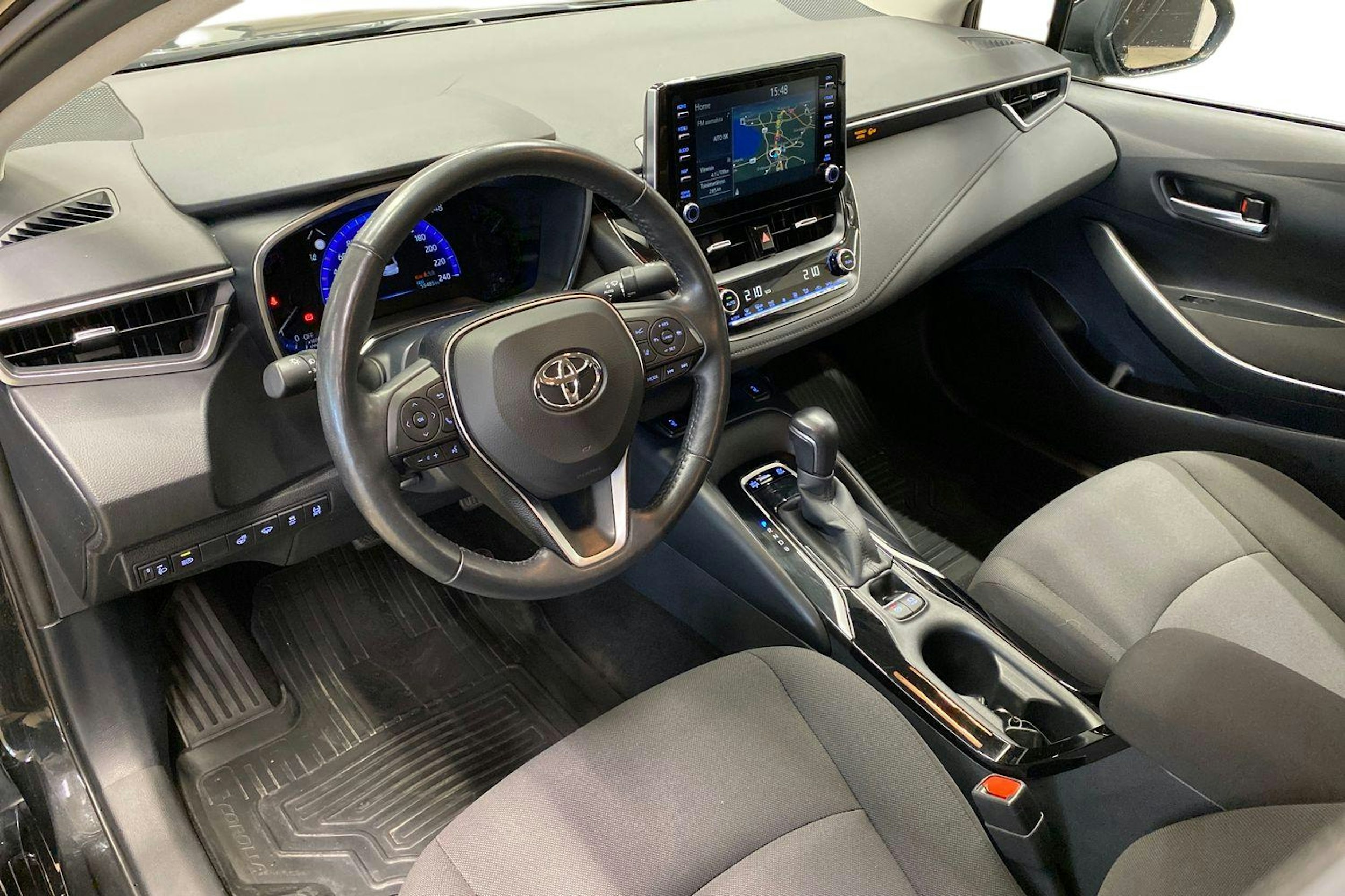 musta Toyota Corolla 2021 kuva 7.