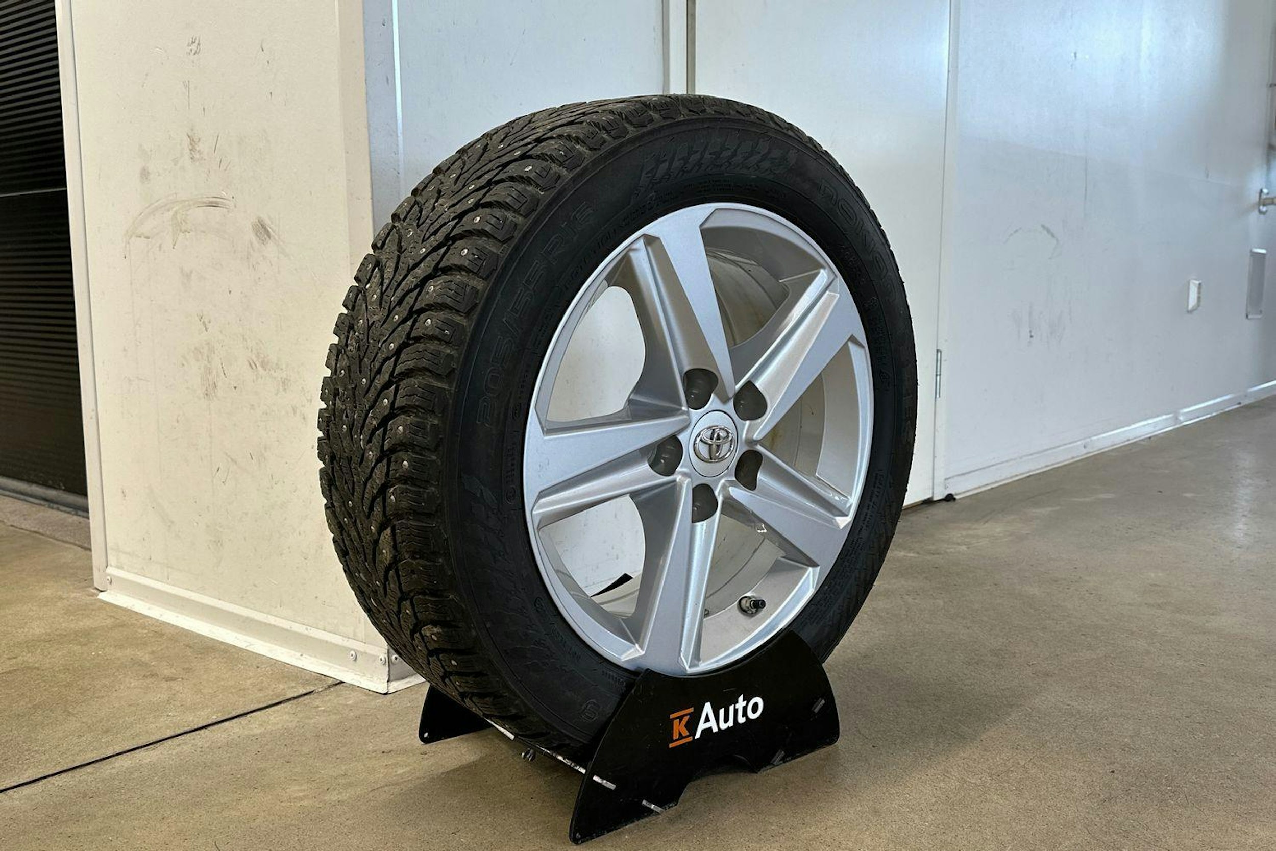 musta Toyota Corolla 2021 kuva 13.