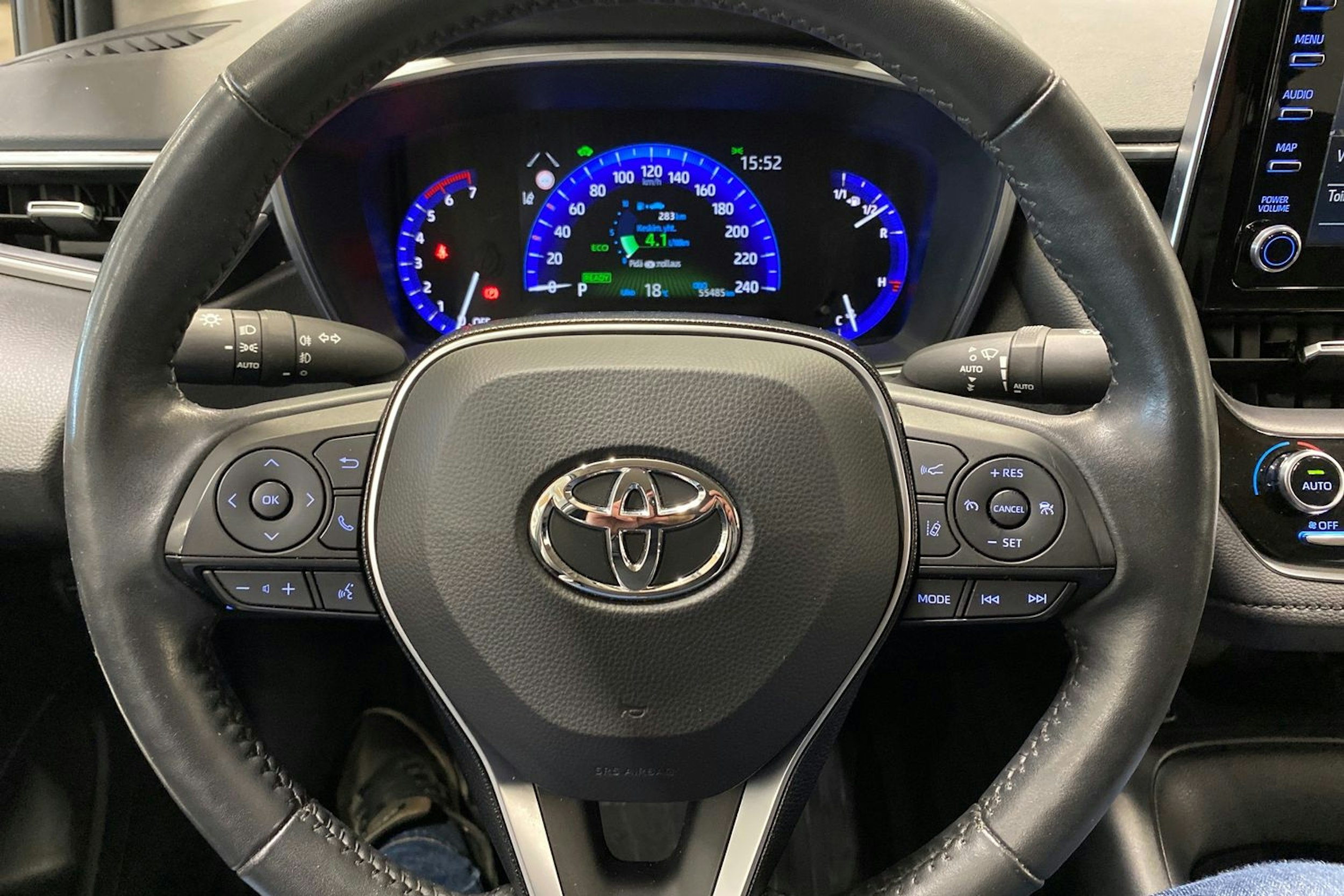 musta Toyota Corolla 2021 kuva 16.