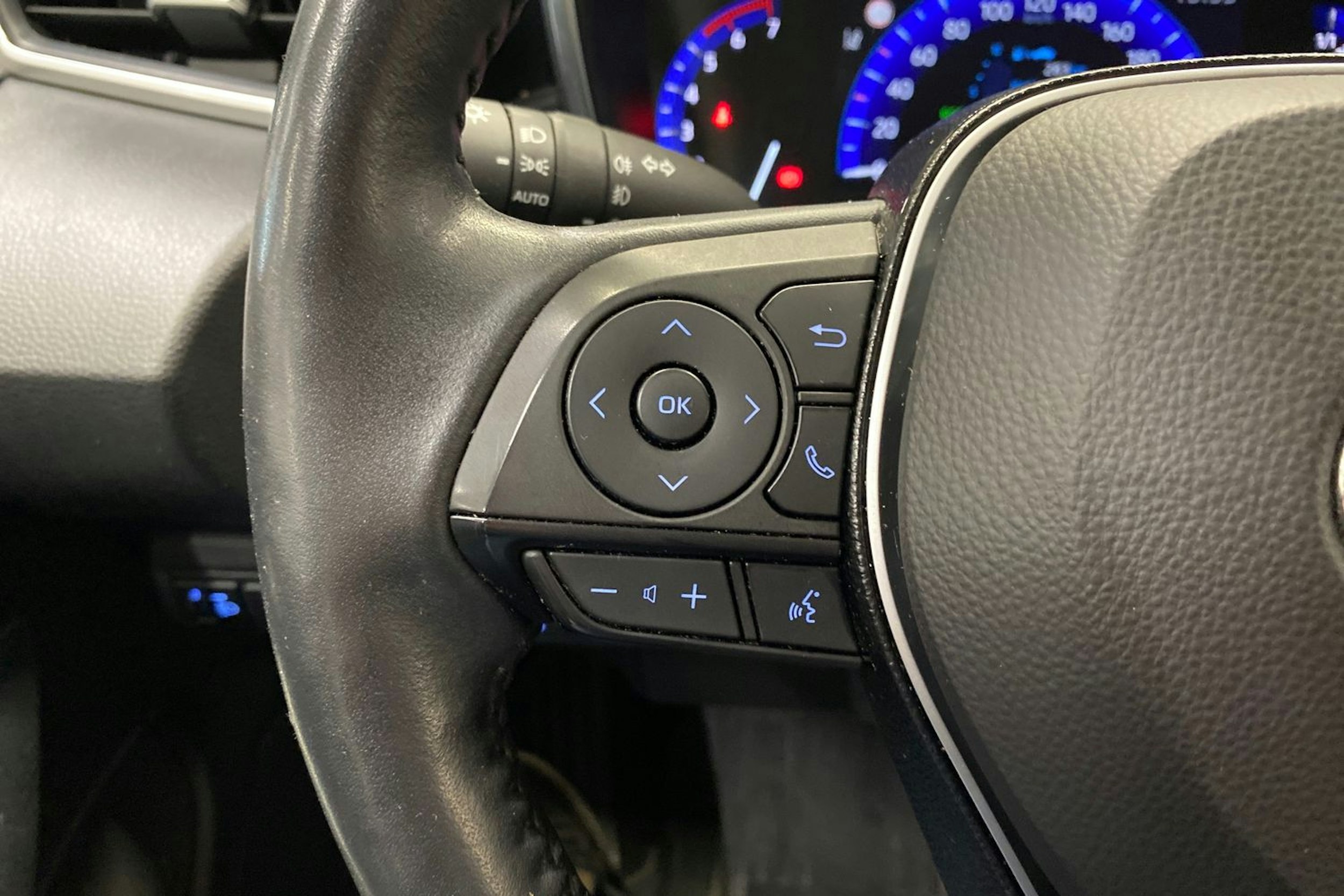 musta Toyota Corolla 2021 kuva 18.