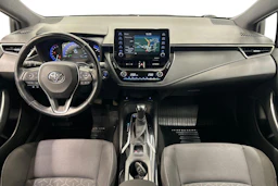 valkoinen Toyota Corolla 2021 kuva 9.