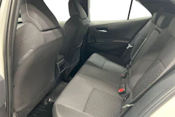 valkoinen Toyota Corolla 2021 kuva 11.