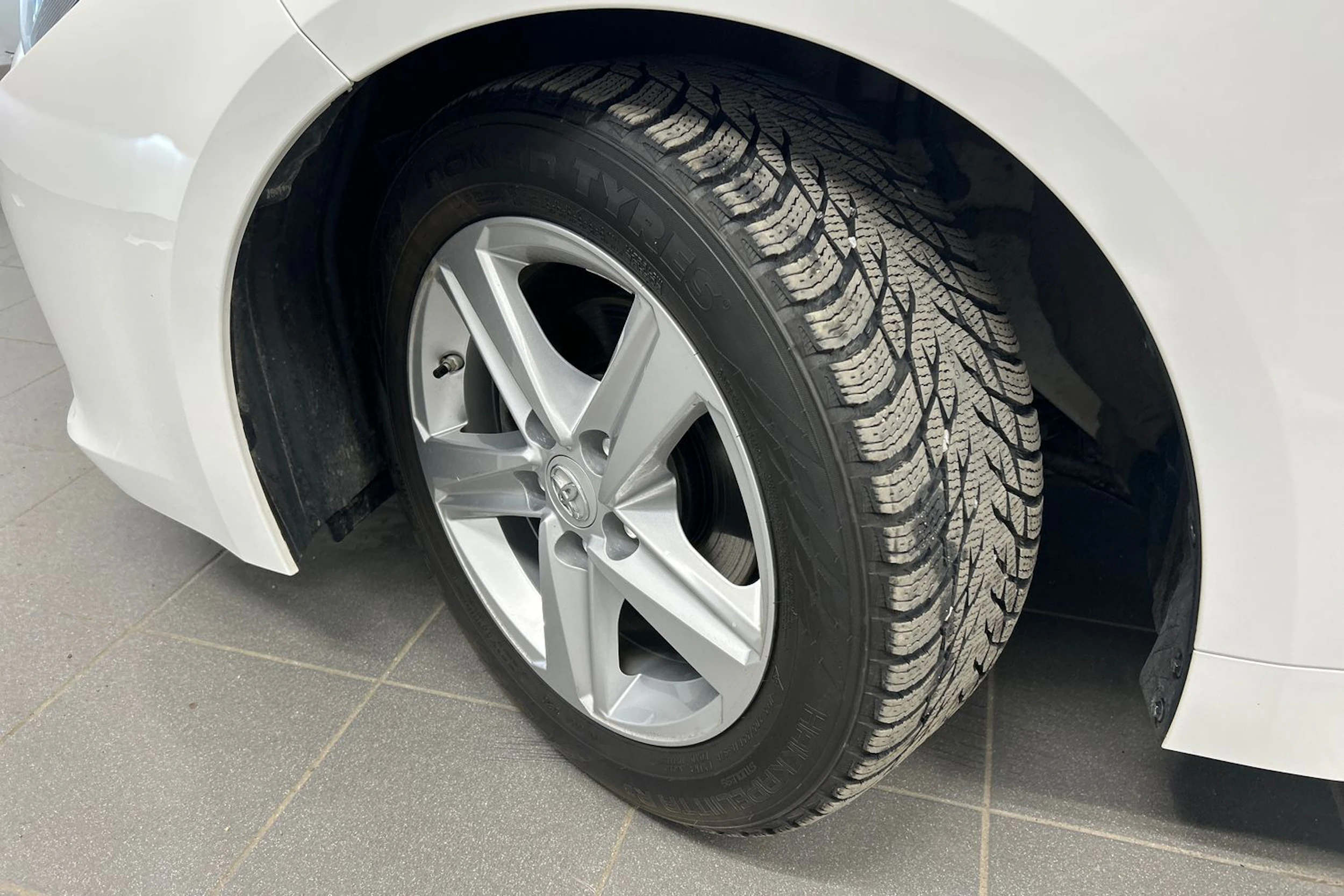 valkoinen Toyota Corolla 2021 kuva 13.