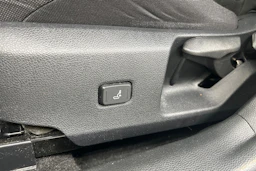 valkoinen Toyota Corolla 2021 kuva 18.