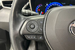 valkoinen Toyota Corolla 2021 kuva 21.