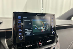 valkoinen Toyota Corolla 2021 kuva 23.