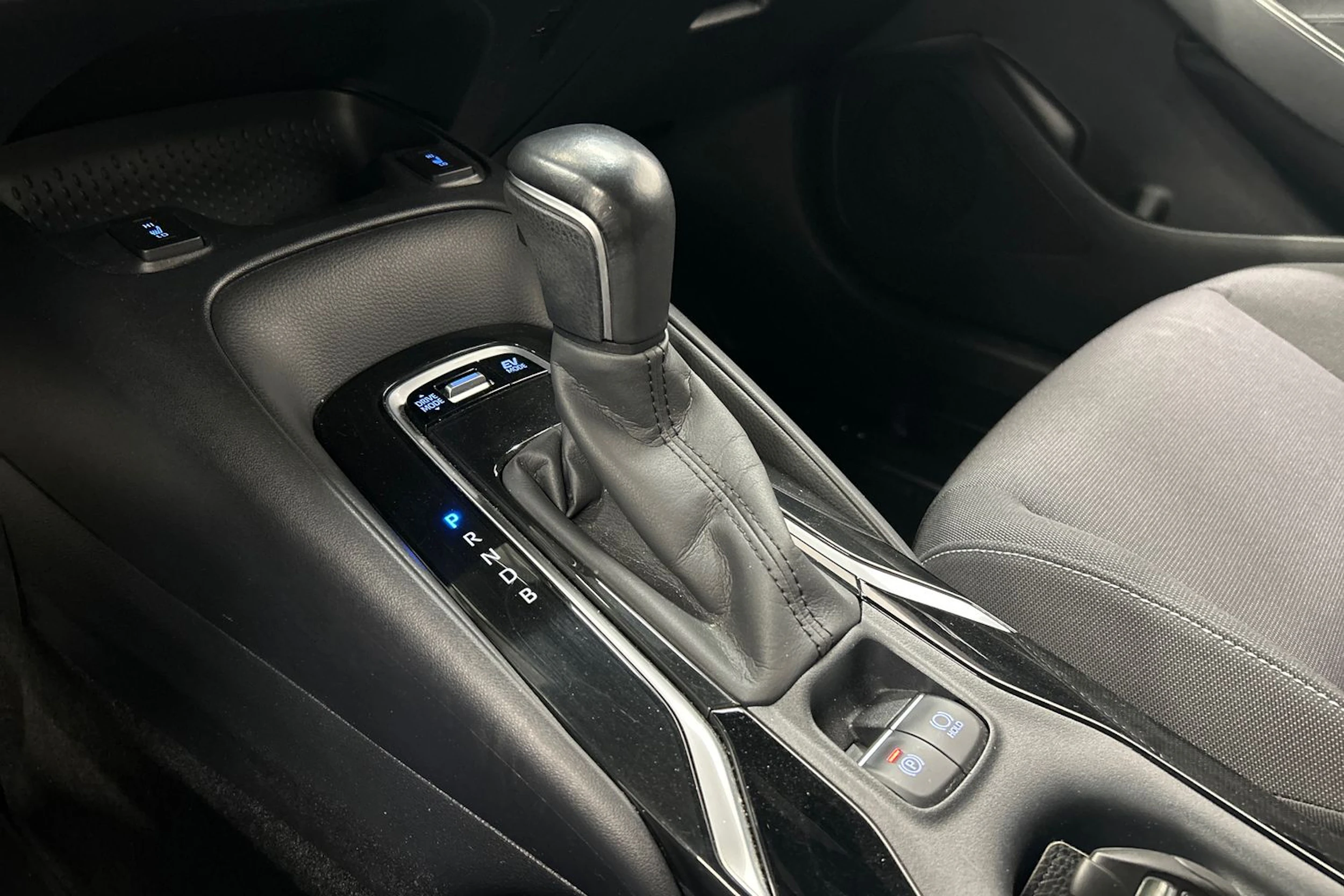 valkoinen Toyota Corolla 2021 kuva 25.