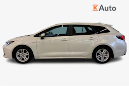 valkoinen Toyota Corolla 2021 kuva 5.