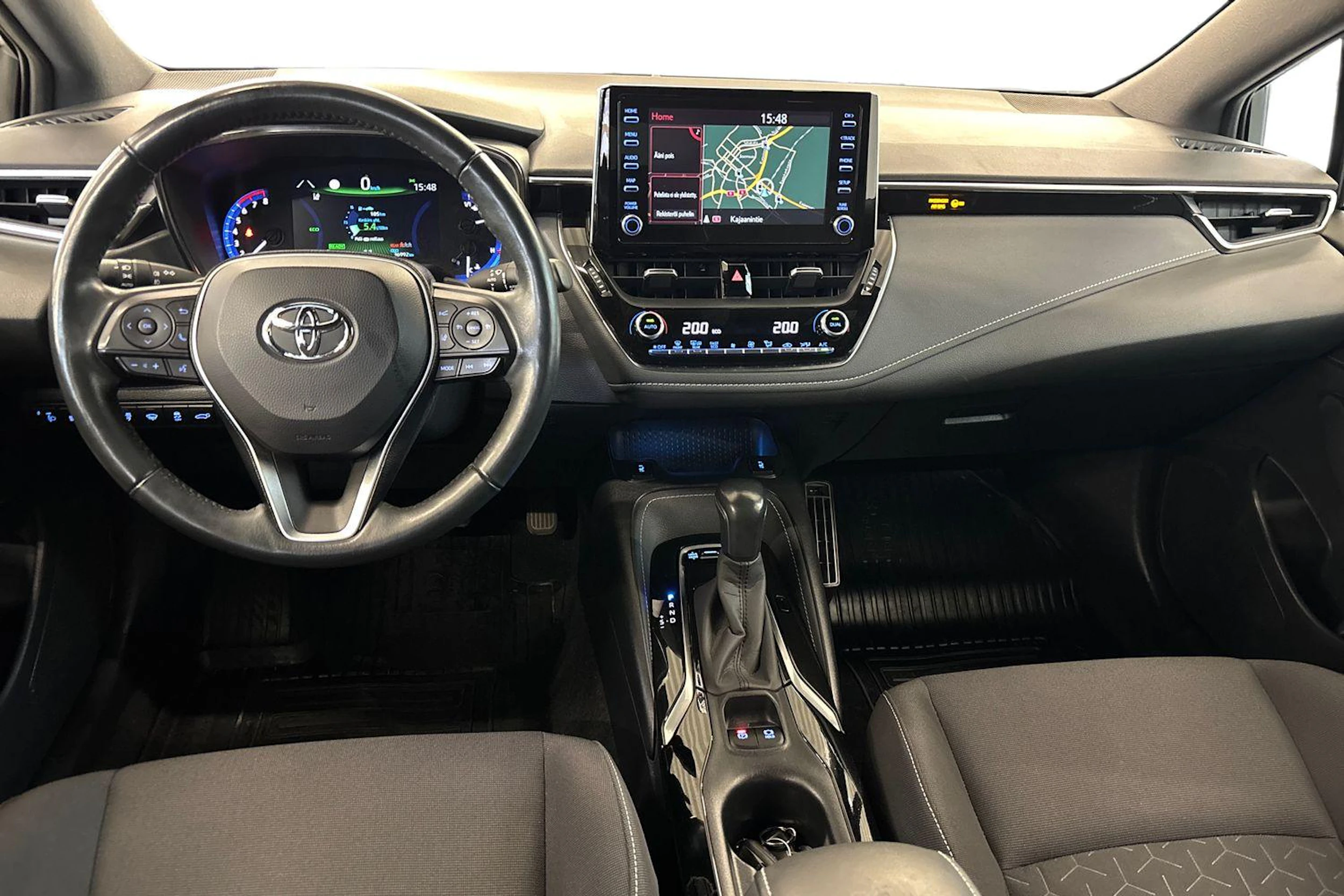 valkoinen Toyota Corolla 2021 kuva 7.