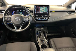 valkoinen Toyota Corolla 2021 kuva 7.