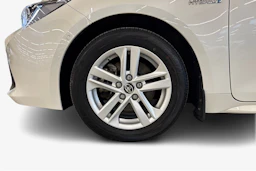 valkoinen Toyota Corolla 2021 kuva 9.