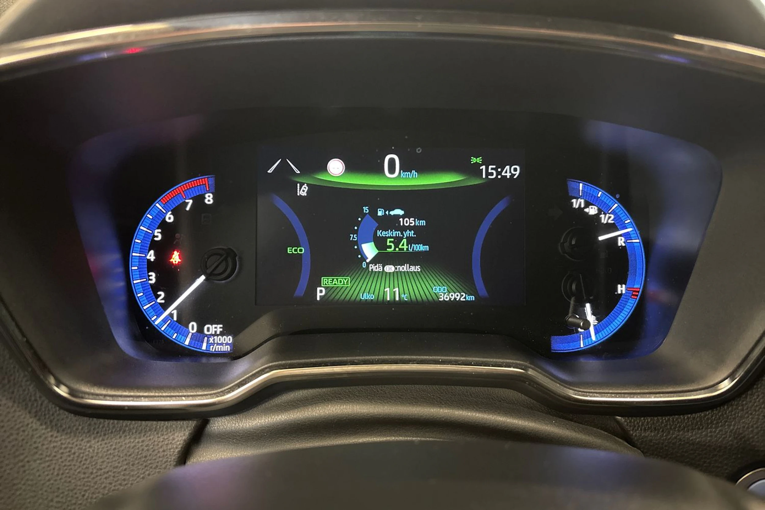 valkoinen Toyota Corolla 2021 kuva 11.