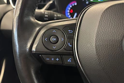 valkoinen Toyota Corolla 2021 kuva 13.