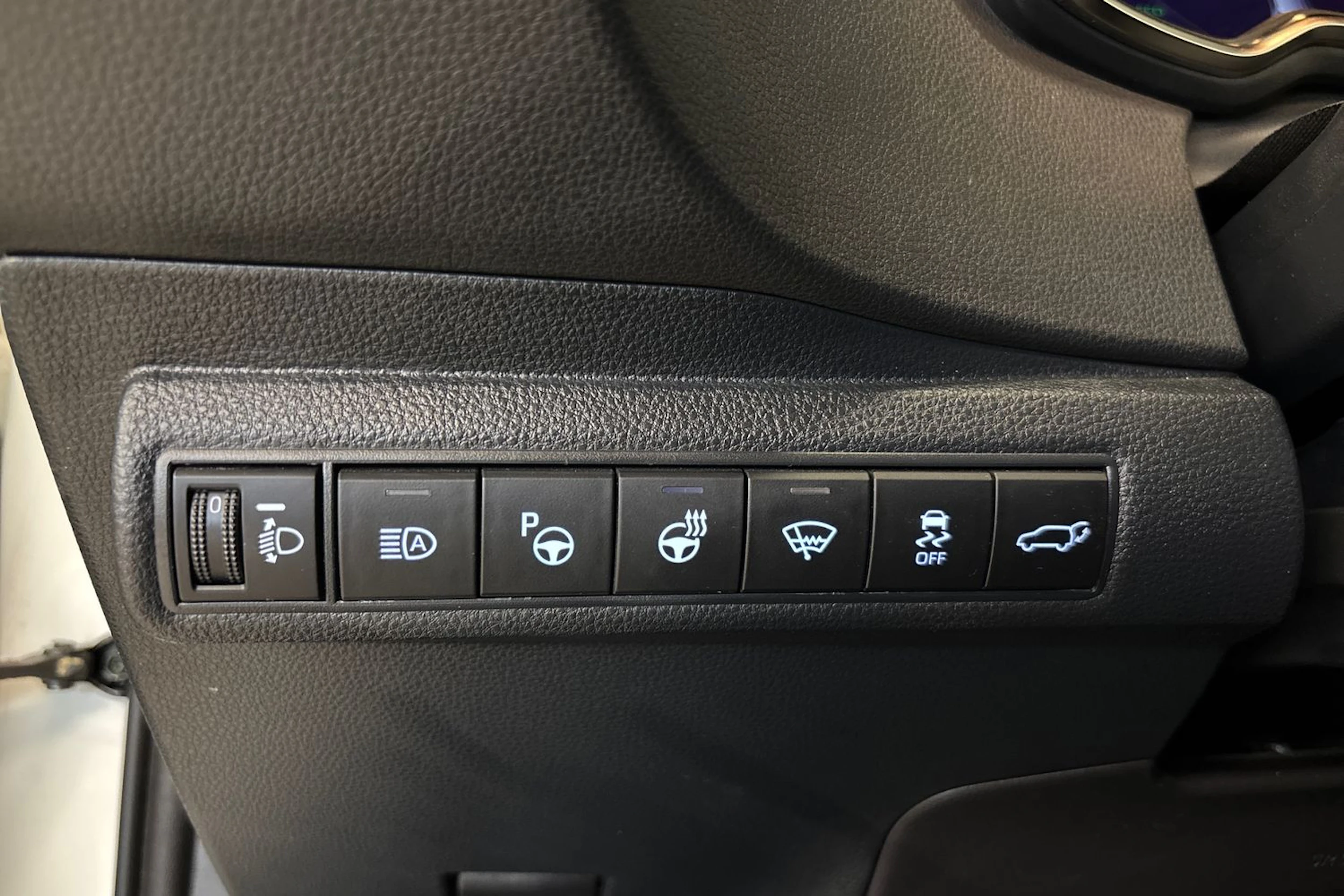 valkoinen Toyota Corolla 2021 kuva 14.