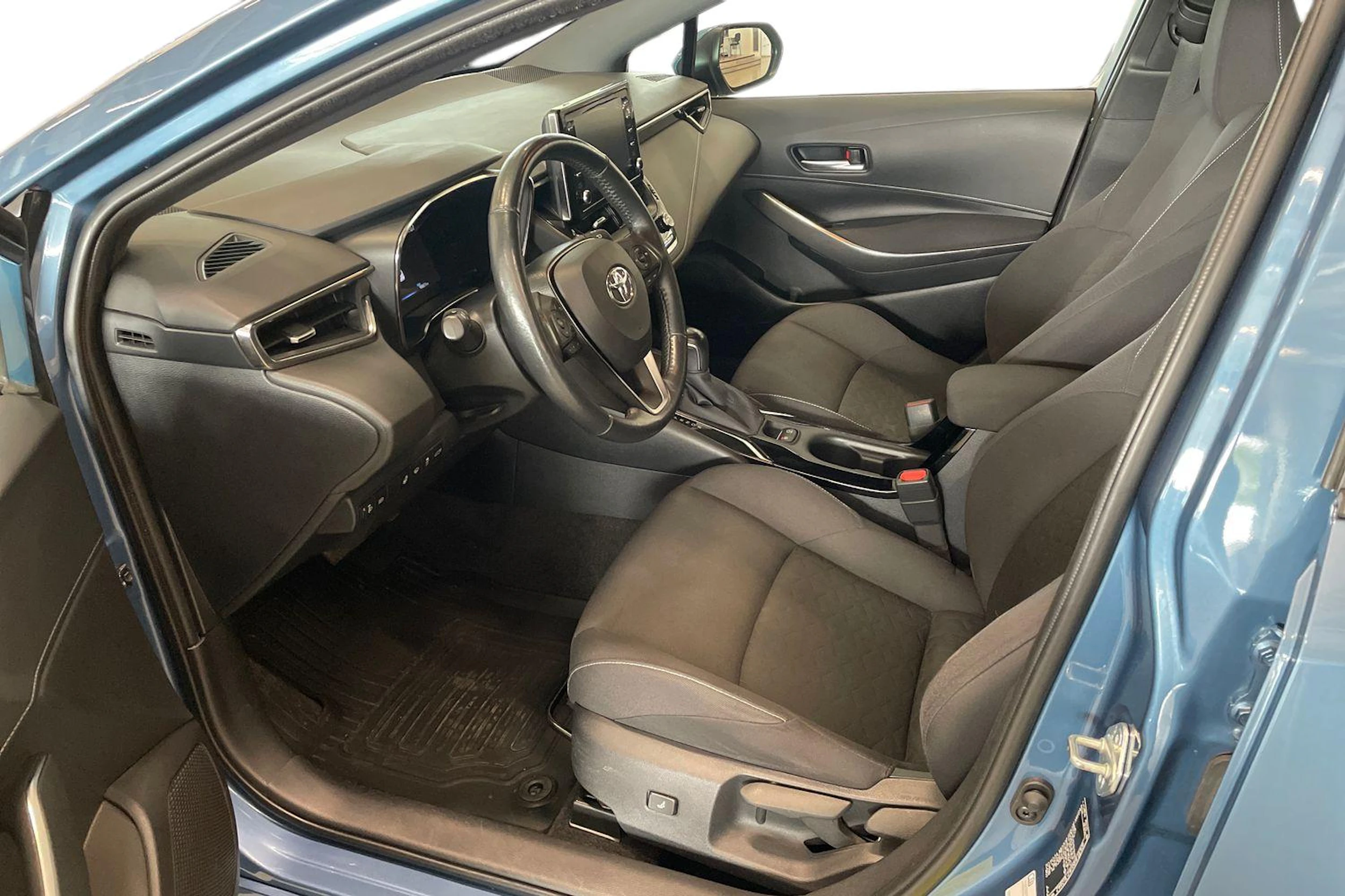 sininen Toyota Corolla 2021 kuva 6.