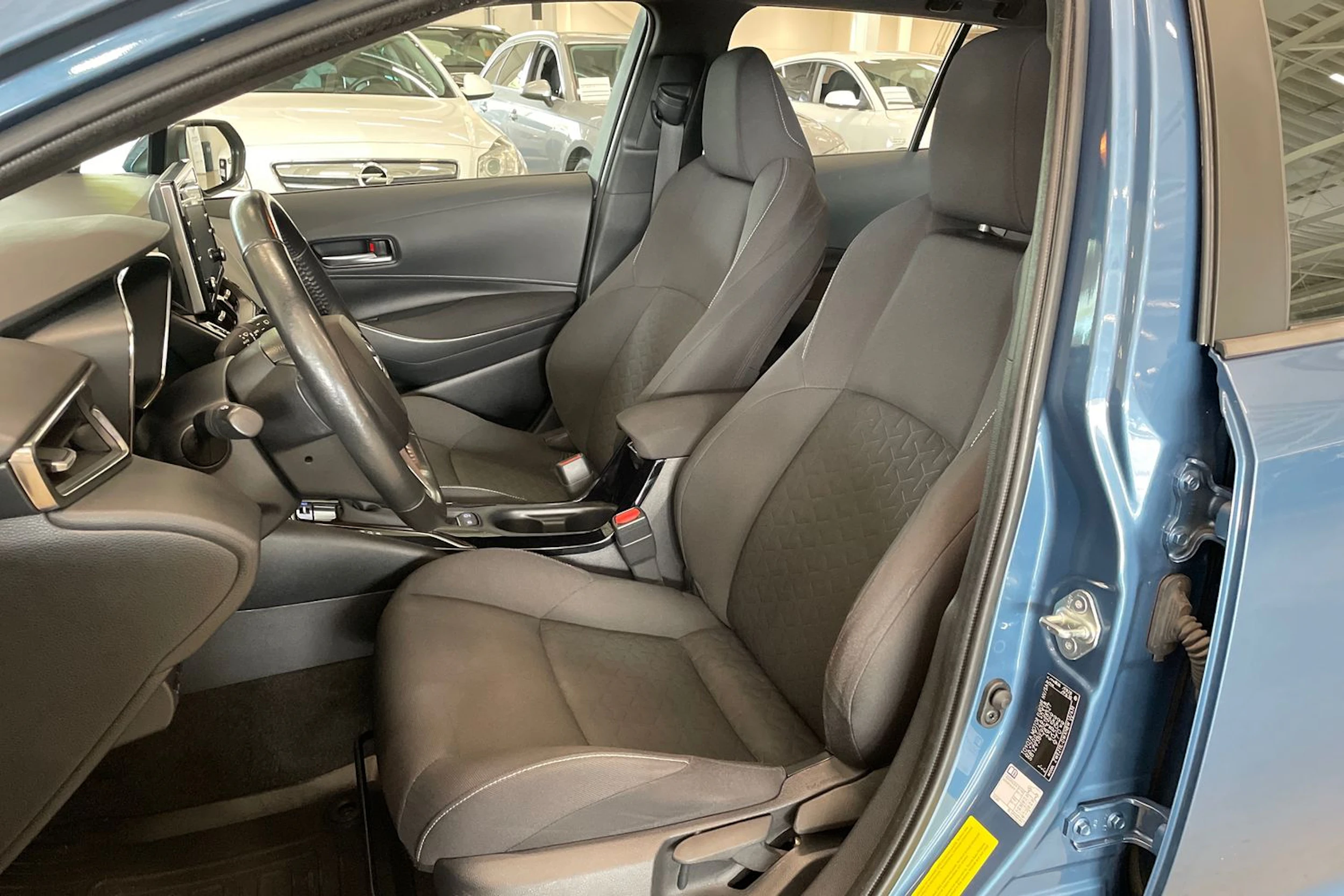 sininen Toyota Corolla 2021 kuva 11.