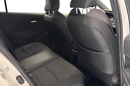 valkoinen Toyota Corolla 2021 kuva 12.
