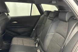 valkoinen Toyota Corolla 2021 kuva 13.