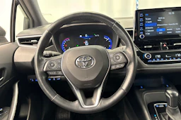 valkoinen Toyota Corolla 2021 kuva 17.