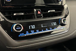 valkoinen Toyota Corolla 2021 kuva 23.